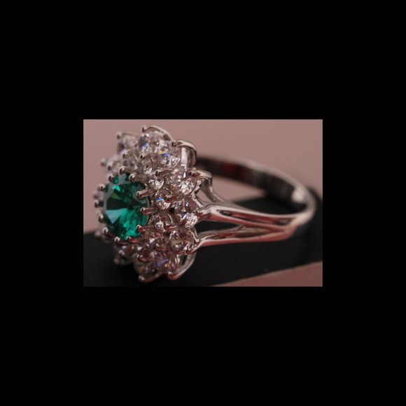 Stunning Emerald Vintage 925 Ring - Picture 6 of 10
